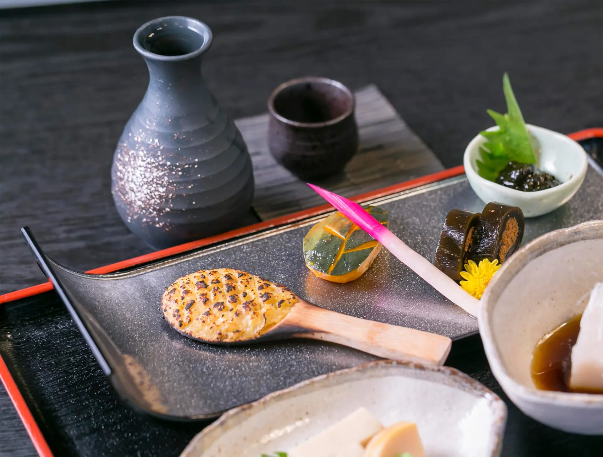 伝統的な製法で作る深大寺そば きよしの酒肴「そば味噌」